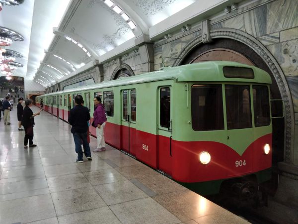 kp-pyongyang_metro-puhung_station-300518-markkusalo-pic3-full.jpg