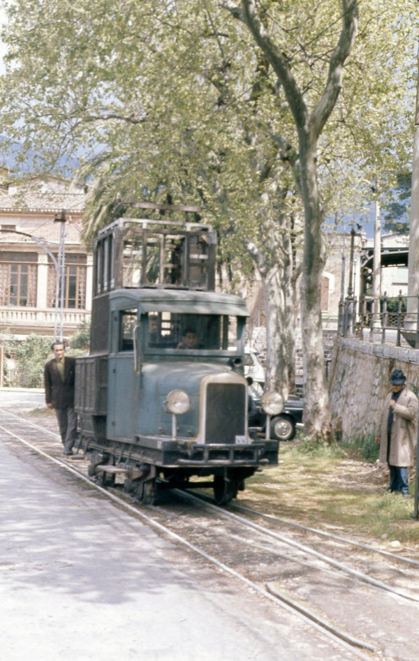 es-soller_tram-catenary_inspection_vehicle-puerto_soller-100472-eljaspoelhoe-full.jpg